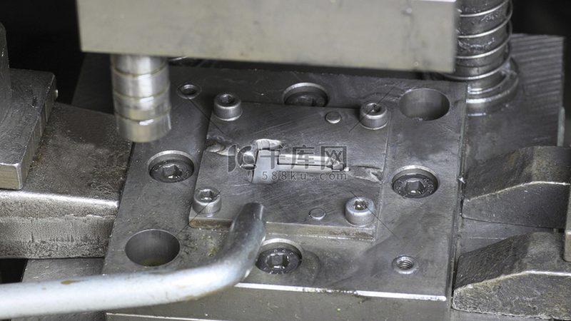 医疗器械模具设计方法与步骤详解