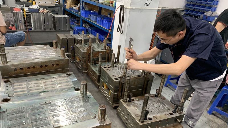 精密模具维修师傅上门服务的优势与注意事项