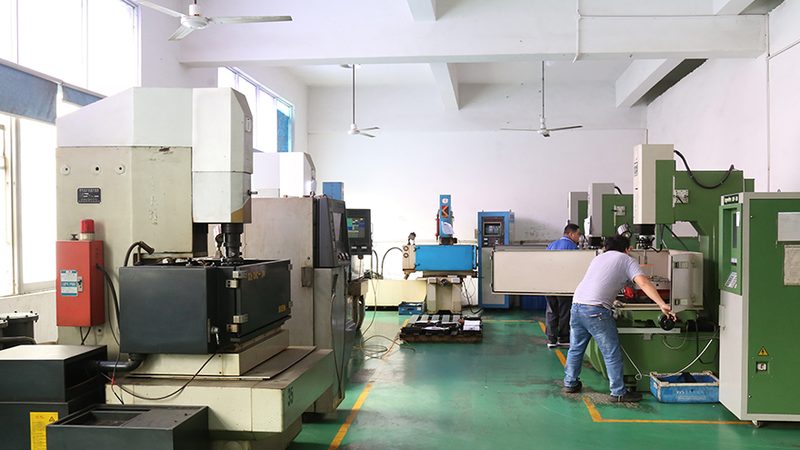 精密塑胶模具与普通模具：优缺点解析