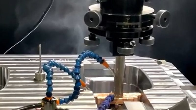 压铸模具选型：揭秘如何精准匹配钢料与精度